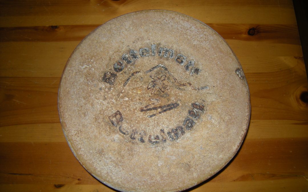 Wein und Bettelmatt-Käse: eine Kombination aus den Bergen