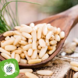 Pignons de pin ou amaretti émiettés