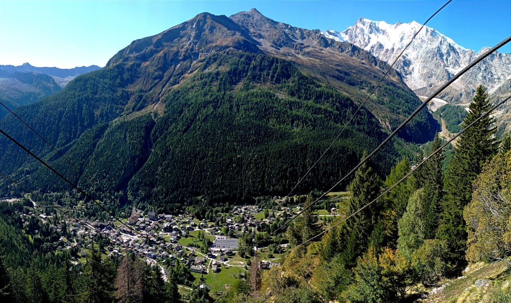 Valle Anzasca con vista su Macugnaga e il Monte Rosa
