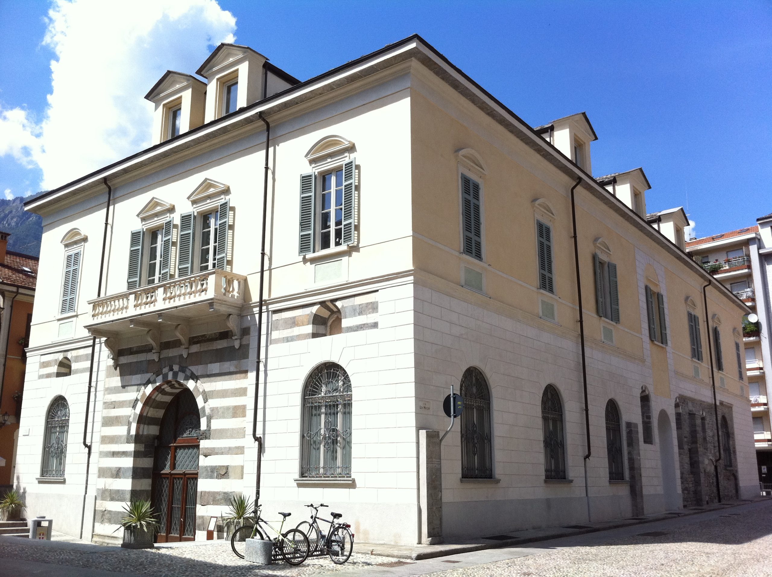 Facciata esterna di Palazzo San Francesco a Domodossola